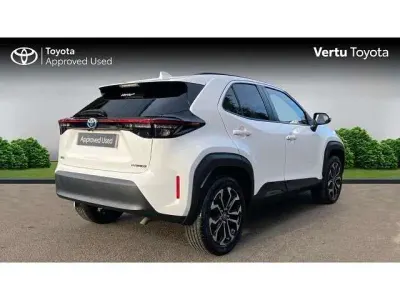 Usado Toyota Yaris Cross Design 113 HP (83 kW) 2022 Branco SUV