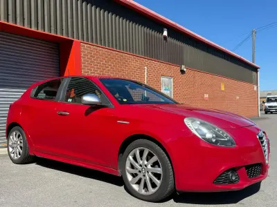 Used Alfa Romeo Giulietta Veloce 105 HP (77 kW) 2013 Red Hatchback