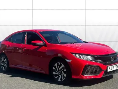 Używany Honda Civic SE 129 KM (94 kW) 2017 Czerwony Hatchback