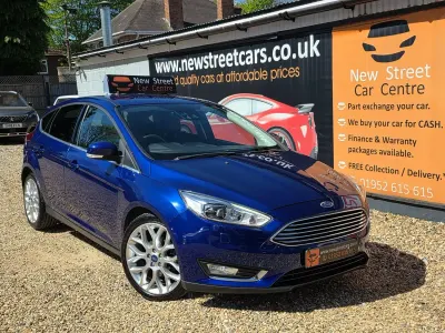 Usado Ford Focus Titanium X 125 HP (91 kW) 2017 Azul Citadino