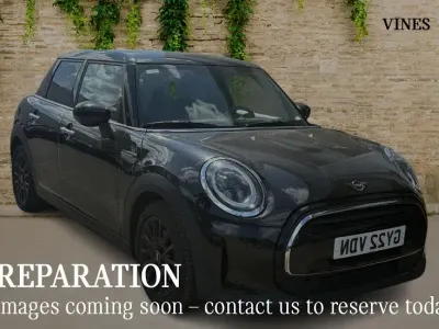 Begagnad Mini Cooper Classic 134 HK (98 kW) 2022 Svart Halvkombi