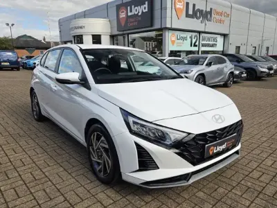 Used Hyundai i20 Advanced 100 HP (73 kW) 2025 White Hatchback