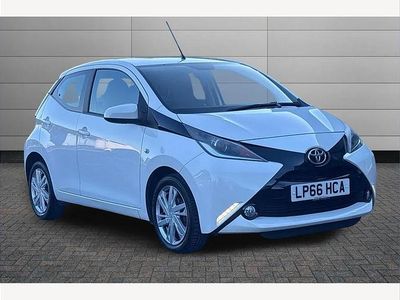 Used Toyota Aygo x-press 69 HP (50 kW) 2017 White Hatchback