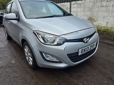 Used Hyundai i20 Active 85 HP (62 kW) 2013 Silver Hatchback
