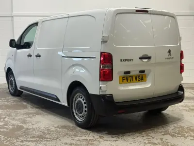 Używany Peugeot Expert Premium 102 KM (75 kW) 2021 Biały Van