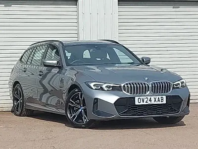 Usado BMW 330e M Sport 292 CV (214 kW) 2024 Gris Familiar