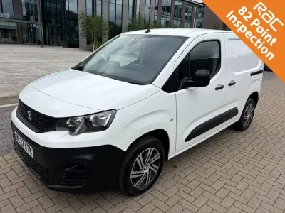 Used Peugeot Partner S 100 HP (73 kW) 2022 White MPV