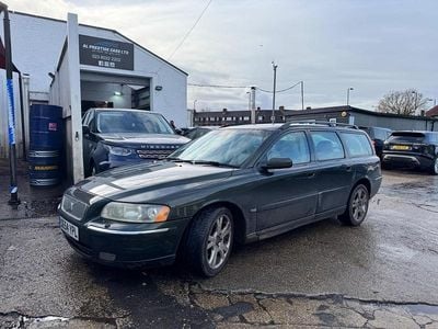 Green Used 2005 Volvo V70 SE Estate | £1,999