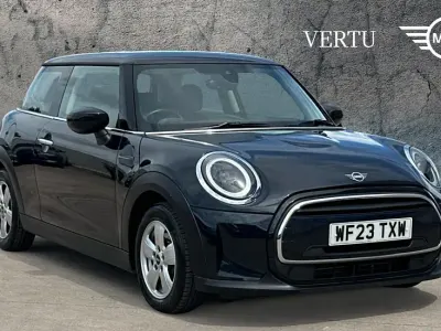 Używany Mini Cooper Comfort 136 KM (100 kW) 2023 Czarny Hatchback