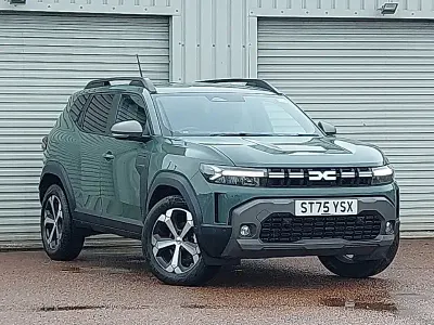 Used Dacia Duster Journey 140 HP (102 kW) 2025 Special metallic  dusty khaki Estate