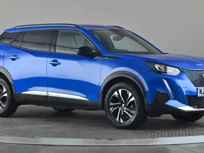 Second-hand Peugeot 2008 Allure+ 100 kW (136 CP) 2023 Albastru SUV