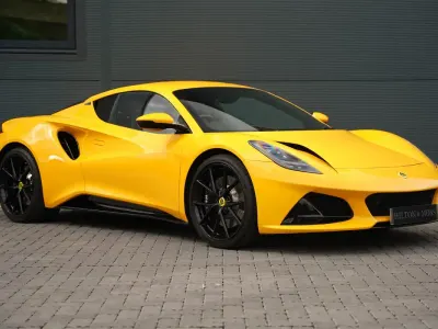Used Lotus Emira 405 HP (297 kW) 2023 Yellow Coupe
