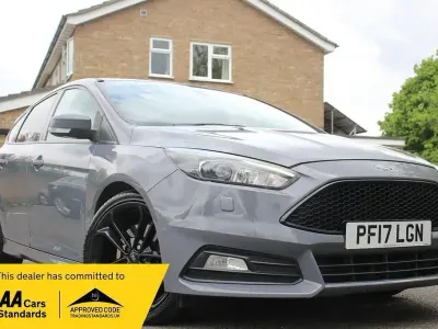 Używany Ford Focus ST 250 KM (183 kW) 2017 Szary Hatchback