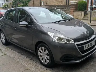 Gebraucht Peugeot 208 Access 68 PS (50 kW) 2015 Grau Kleinwagen