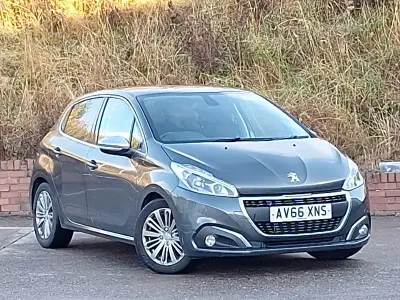 Used Peugeot 208 Allure 82 HP (60 kW) 2016 Grey Hatchback