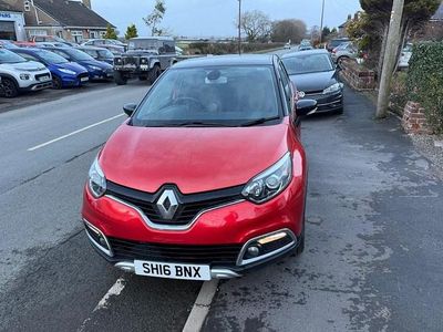Red Used 2016 Renault Captur Signature SUV | £5,495 (Fair price)
