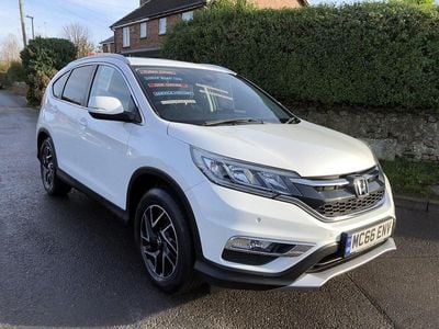 White Used 2017 Honda CR-V SE Plus SUV | £11,495 (Fair price)