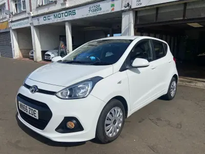 Used Hyundai i10 SE 67 HP (49 kW) 2016 White Hatchback