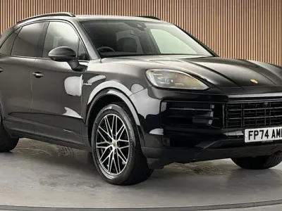 Used Porsche Cayenne 470 HP (345 kW) 2024 Black SUV