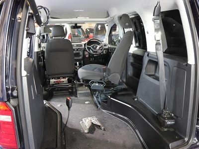 Used VW Caddy Life 125 HP (91 kW) 2018 Blue MPV