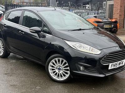 Używany Ford Fiesta Titanium 100 KM (73 kW) 2015 Czarny Hatchback