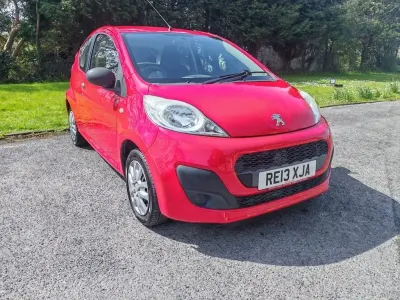 Używany Peugeot 107 Access 68 KM (50 kW) 2013 Czerwony Hatchback