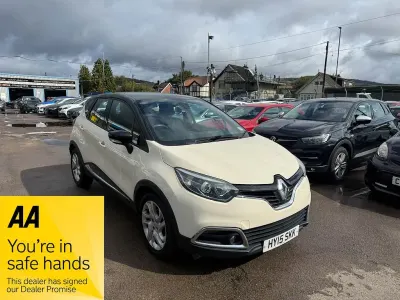 Used Renault Captur Dynamique 2015 Cream/black SUV