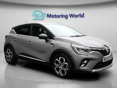 Usado Renault Captur SE 145 HP (106 kW) 2022 Cinzento SUV