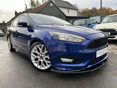 Used Ford Focus Zetec 125 HP (91 kW) 2016 Blue Hatchback