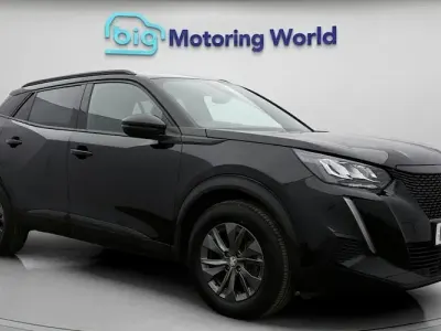 Second-hand Peugeot 2008 Active+ 101 CP (74 kW) 2023 Negru SUV