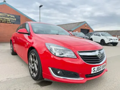 Używany Vauxhall Insignia SRi 2016 Czerwony Sedan/Limuzyna