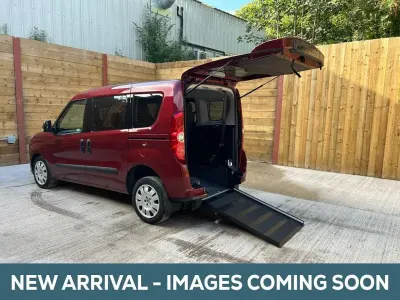 Used Fiat Doblò 95 HP (69 kW) 2014 Red MPV