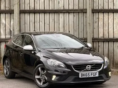 Used Volvo V40 R-Design 120 HP (88 kW) 2015 Black Hatchback