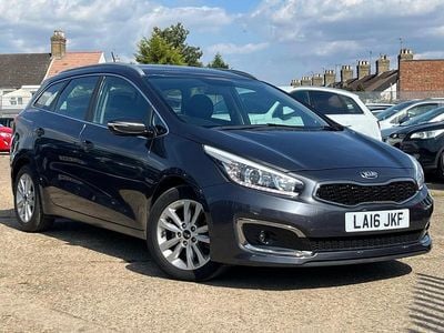 Silver Used 2016 Kia Ceed Hatchback | £3,988 (Super price)
