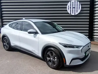 Begagnad Ford Mustang Mach-E Standard Range 197 kW (268 HK) 2022 Vit SUV