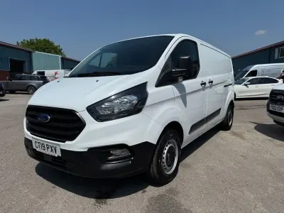 Used Ford Transit Custom 105 HP (77 kW) 2019 White Van