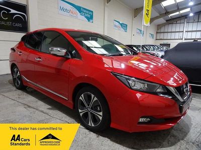 Gebraucht Nissan Leaf Tekna 110 kW (150 PS) 2021 Rot Kleinwagen
