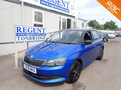 Usado Skoda Fabia Colour Edition 95 HP (69 kW) 2018 Azul Citadino