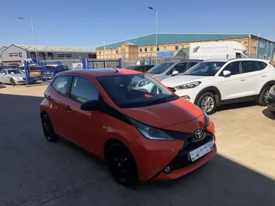Used Toyota Aygo X-cite 68 HP (50 kW) 2014 Orange Hatchback