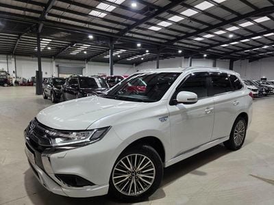 White Used 2021 Mitsubishi Outlander P-HEV Estate | £14,240 (Fair price)
