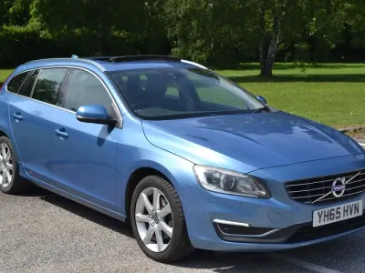 Usado Volvo V60 SE Lux 2015 Azul Carrinha
