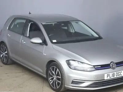 Begagnad VW Golf VII SE 130 HK (95 kW) 2018 Silver Halvkombi