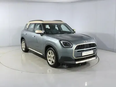 Używany Mini Countryman Exclusive 170 KM (125 kW) 2025 Zielony SUV