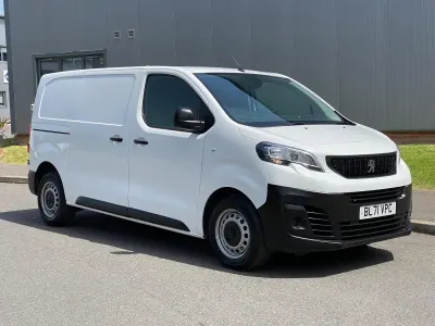 Käytetty Peugeot Expert Premium 2022 Valkoinen Van