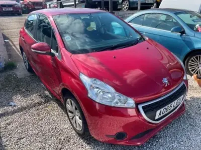 Used Peugeot 208 Access 110 HP (80 kW) 2015 Red Hatchback