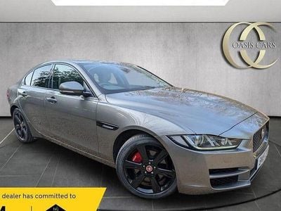 Begagnad Jaguar XE Portfolio 200 HK (147 kW) 2018 Grå Sedan