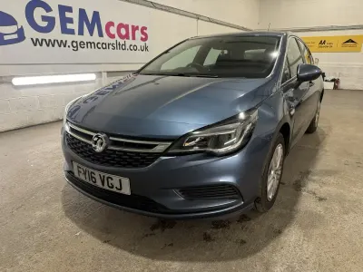 Usado Vauxhall Astra Design Edition 2016 Azul Citadino
