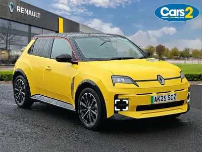Used Renault R5 Iconic 110 kW (150 HP) 2025 Yellow/black  Hatchback