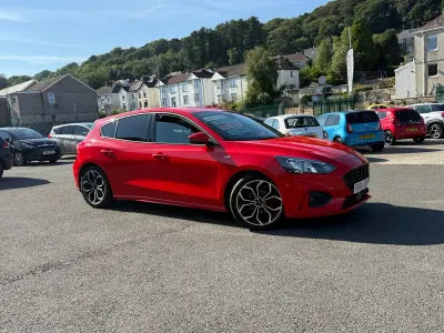 Used Ford Focus ST-Line X 120 HP (88 kW) 2019 Red Hatchback