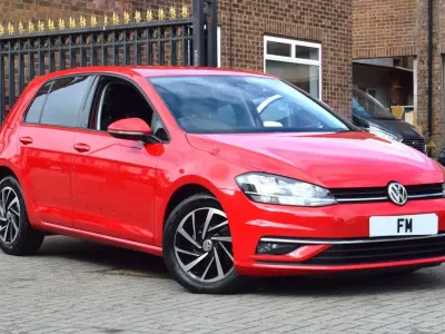 Usado VW Golf VII Match 150 HP (110 kW) 2019 Vermelho Citadino
